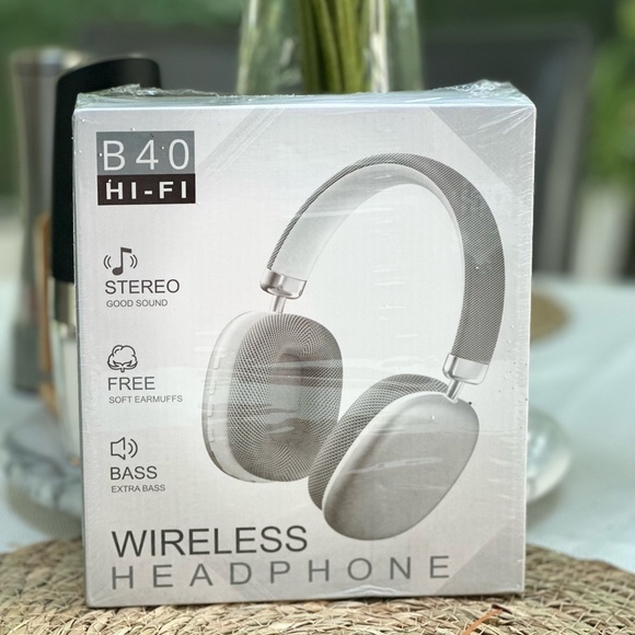 Stylish Clothing Collection - Picture 4 of 4